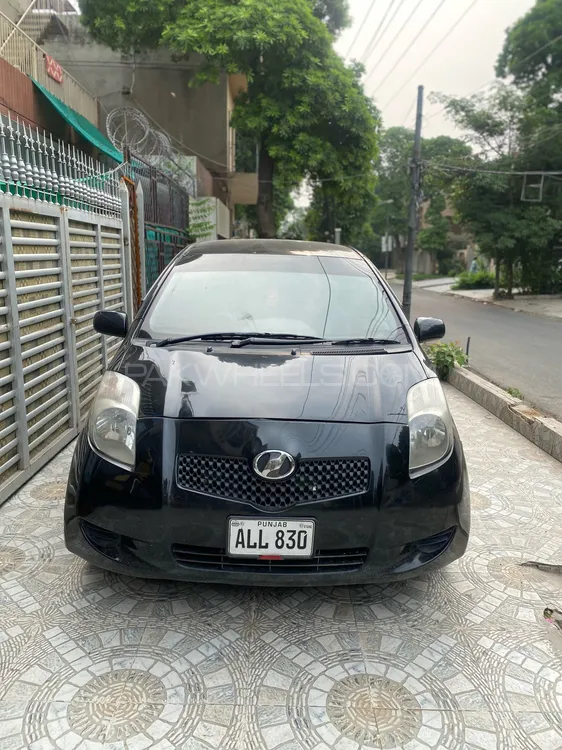 Toyota Vitz 2007 for Sale in Lahore Image-1