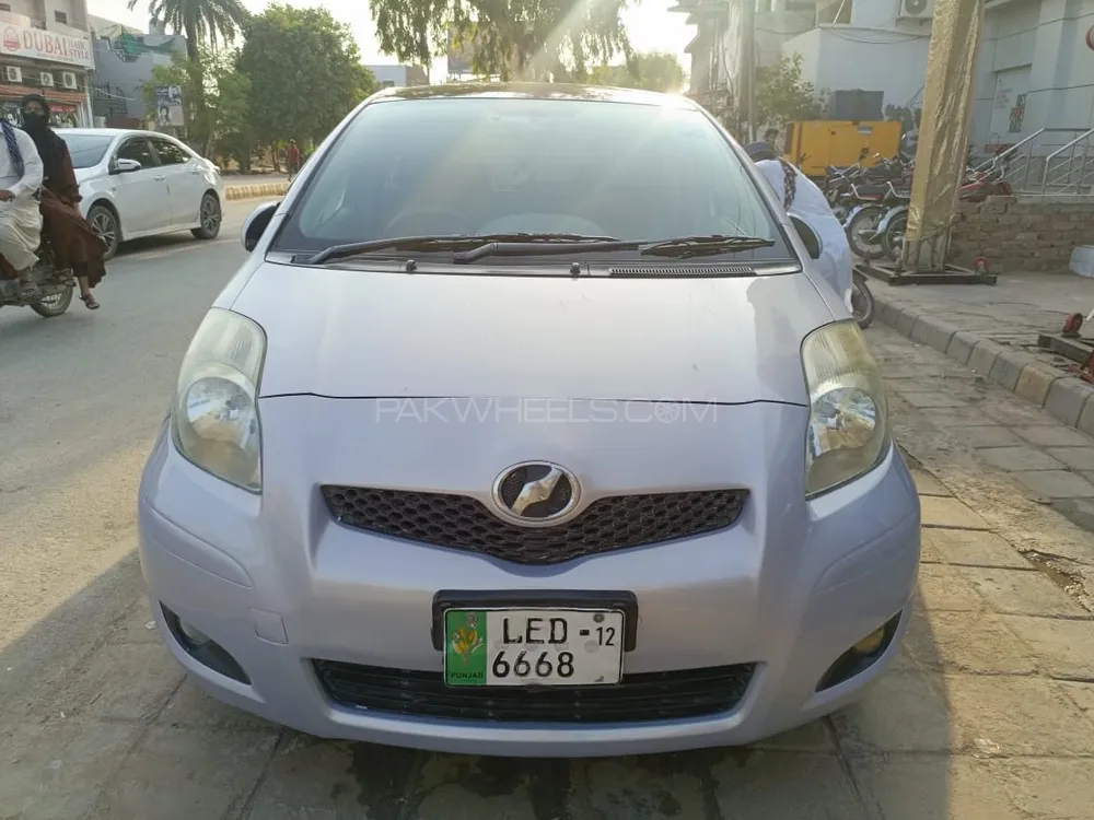 Toyota Vitz 2008 for Sale in Multan Image-1