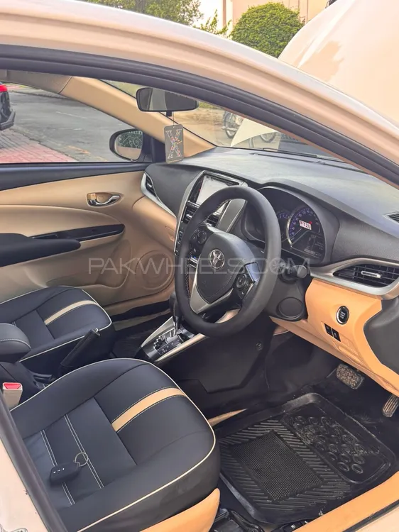 Toyota Yaris Sedan 2020 for Sale in Lahore Image-1