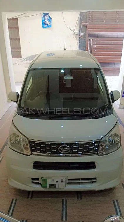 Daihatsu Move 2017 for Sale in Sialkot Image-1