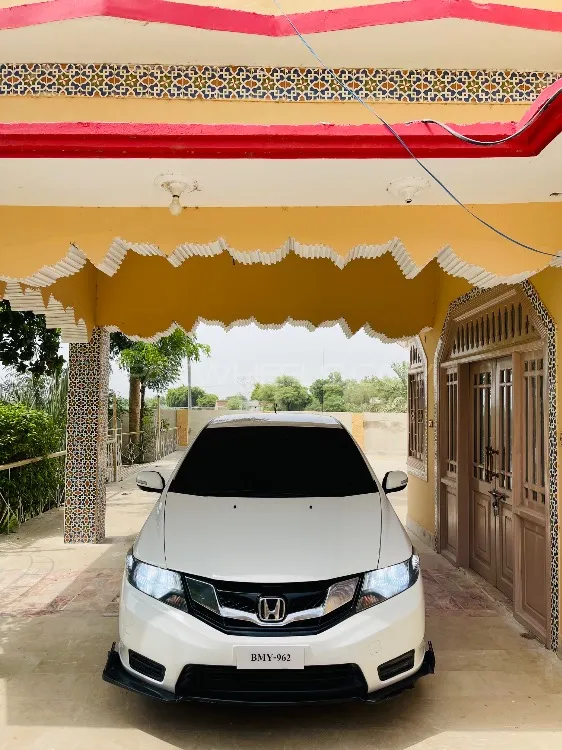 Honda City 2018 for Sale in Larkana Image-1