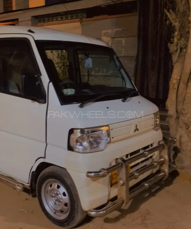 Mitsubishi Minicab 2013 for Sale in Karachi Image-1