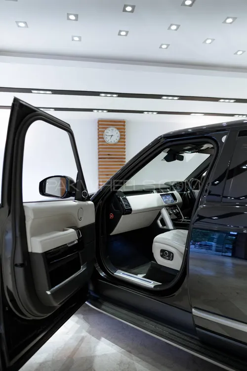 Range Rover Vogue 2017 for Sale in Islamabad Range Rover Vogue 2017 for Sale in Islamabad Image-17