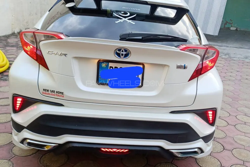 Toyota C-HR 2017 for Sale in Swabi Image-1