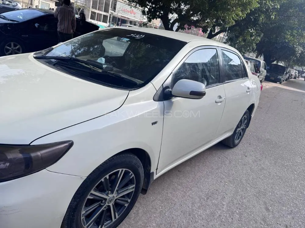 Toyota Corolla 2013 for Sale in Karachi Image-1