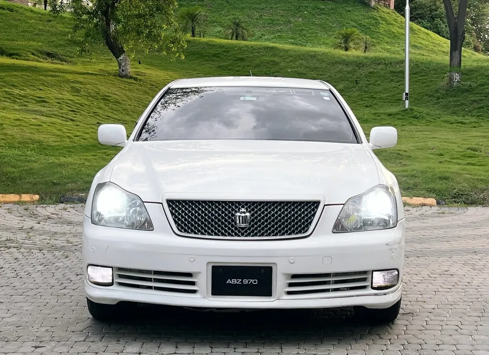 Toyota Crown 2004 for Sale in Islamabad Image-1