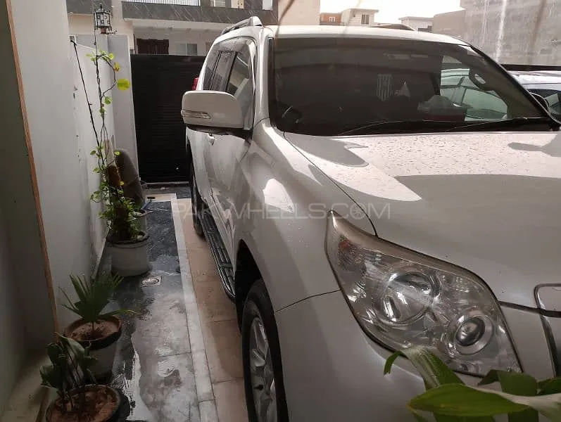 Toyota Fj Cruiser 2010 for Sale in Islamabad Image-1