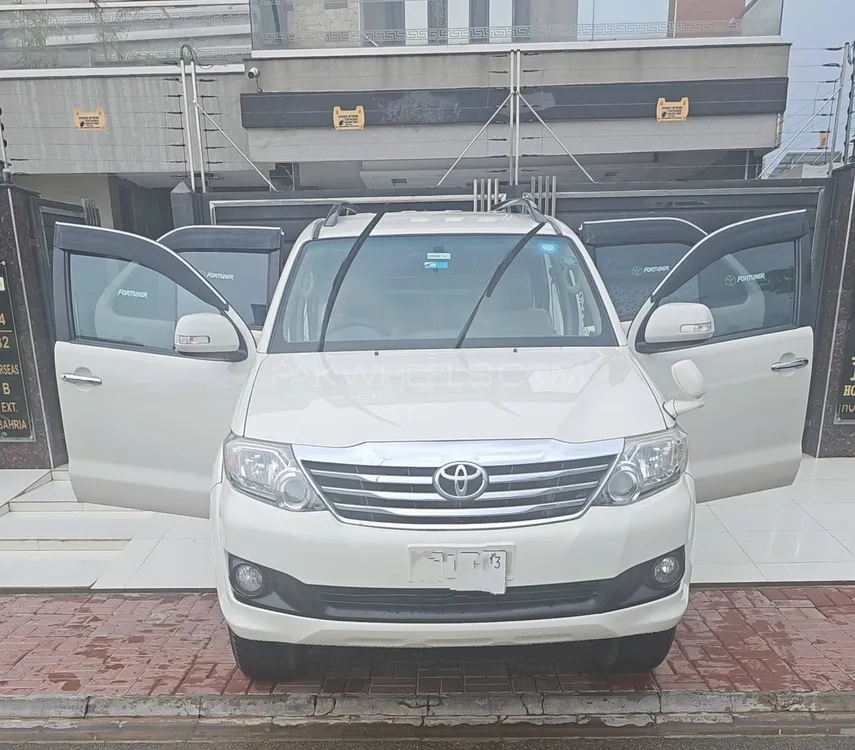 Toyota Fortuner 2013 for Sale in Lahore Image-1