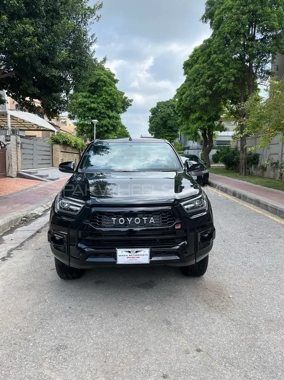 Toyota Hilux 2025 for Sale in Islamabad Image-1