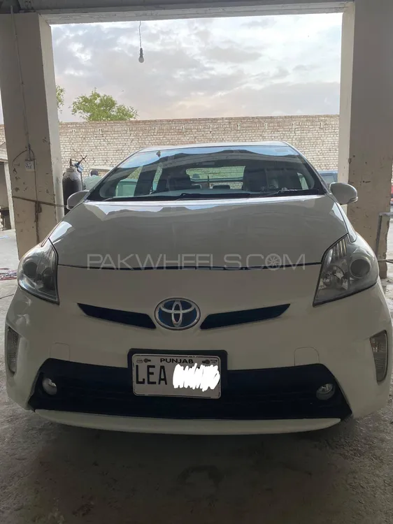 Toyota Prius 2012 for Sale in Peshawar Image-1