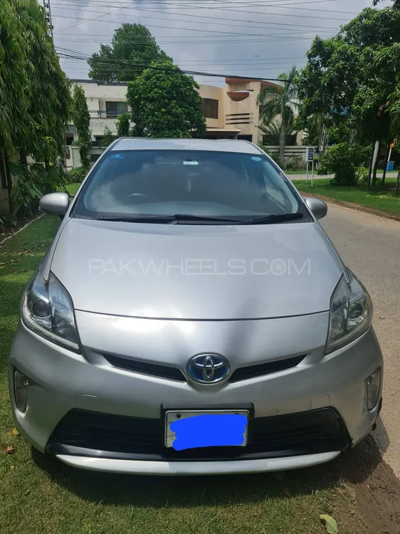 Toyota Prius 2014 for Sale in Lahore Image-1