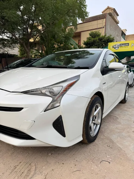 Toyota Prius 2017 for Sale in Karachi Image-1