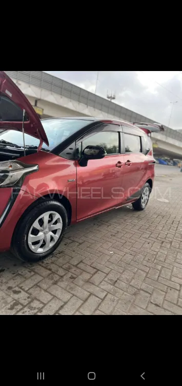 Toyota Sienta 2017 for Sale in Karachi Image-1