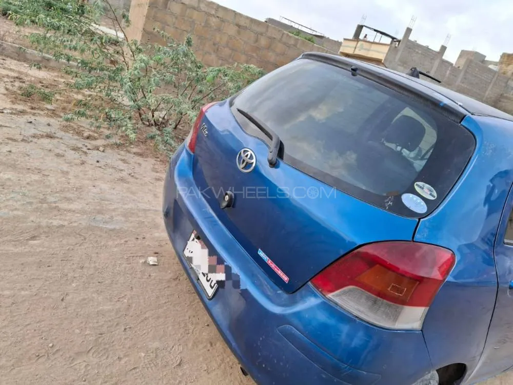 Toyota Vitz 2010 for Sale in Karachi Image-1