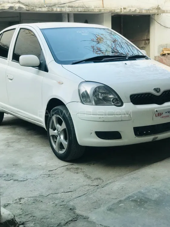 Toyota Vitz 2004 for Sale in Mardan Image-1