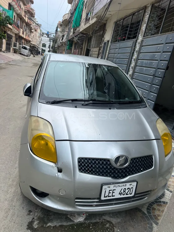 Toyota Vitz 2005 for Sale in Lahore Image-1