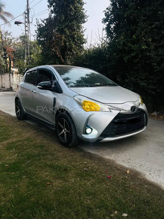 Toyota Vitz 2022 for Sale in Sialkot Image-1