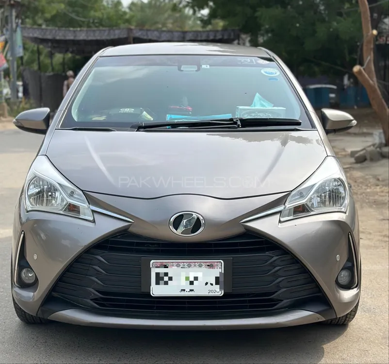 Toyota Vitz 2017 for Sale in Karachi Image-1