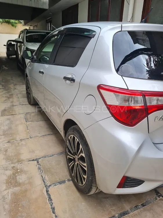 Toyota Vitz 2017 for Sale in Karachi Image-1