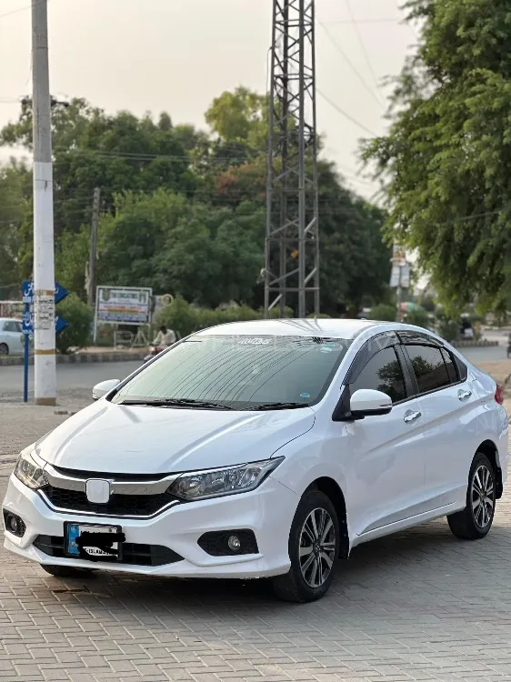 Honda City 2022 for Sale in Mian Channu Image-1