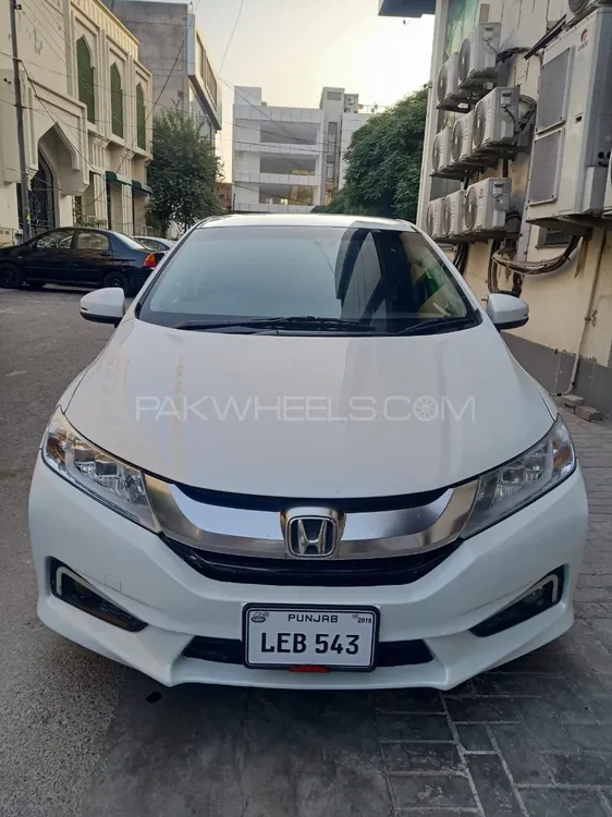 Honda Grace Hybrid 2018 for Sale in Gujranwala Image-1
