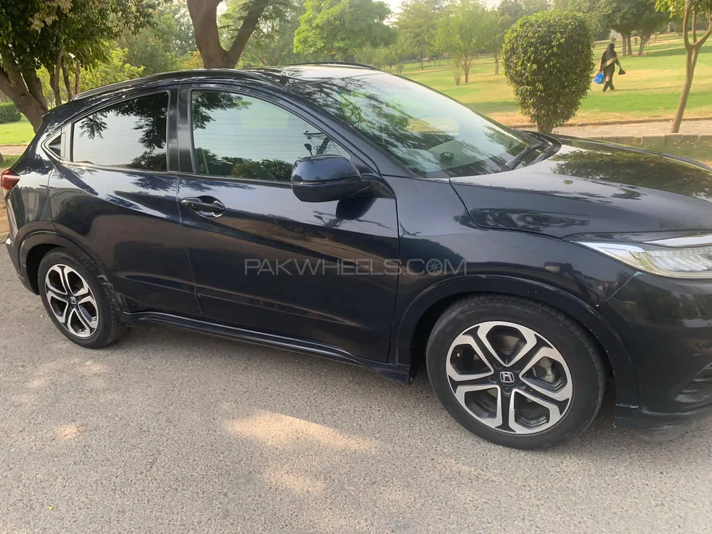 Honda Vezel 2018 for Sale in Lahore Image-1