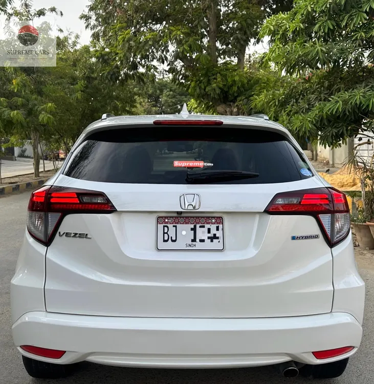 Honda Vezel 2016 for Sale in Karachi Image-1