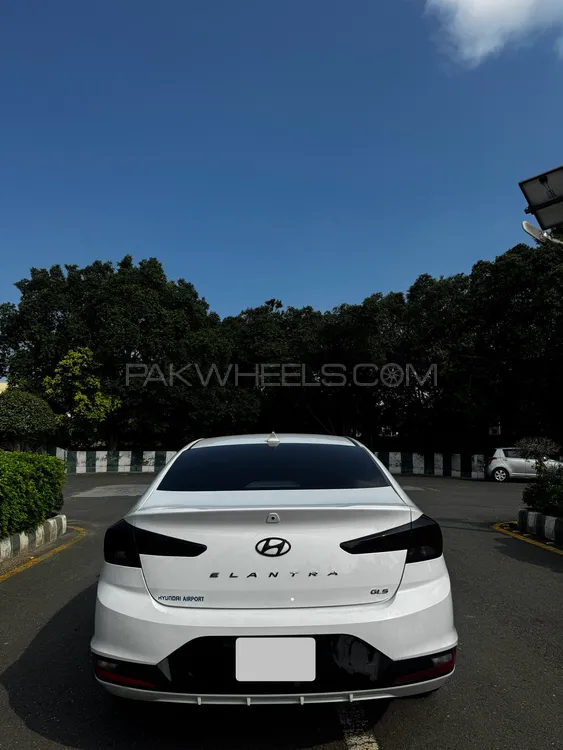 Hyundai Elantra 2021 for Sale in Lahore Image-1