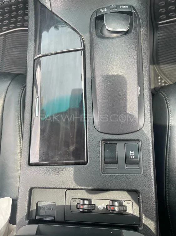 لیکزس آر ایکس سیریز 2011 for Sale in کراچی لیکزس آر ایکس سیریز 2011 for Sale in کراچی Image-14