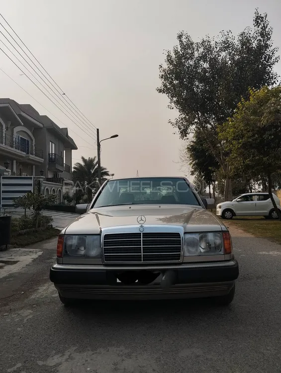 Mercedes Benz E Class 1991 for Sale in Lahore Image-1