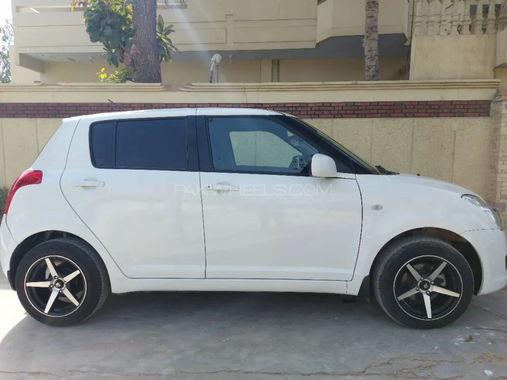 Suzuki Swift 2021 for Sale in Karachi Image-1
