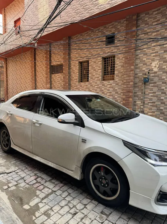 Toyota Corolla 2017 for Sale in Lahore Image-1