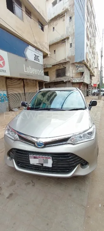 Toyota Corolla Axio 2015 for Sale in Karachi Image-1