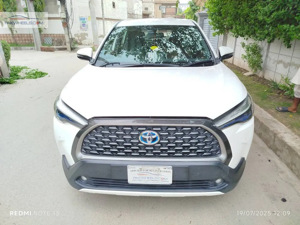 Toyota Corolla Cross 2024 for Sale in Faisalabad Image-1