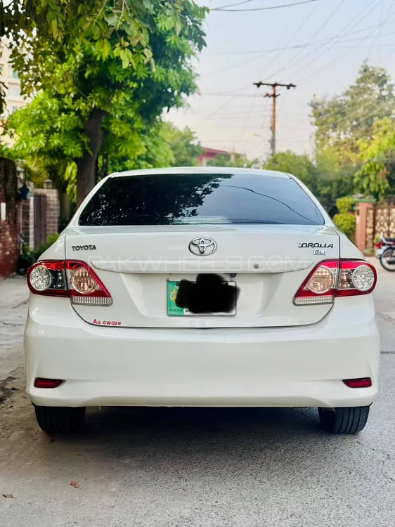 Toyota Corolla 2013 for Sale in Lahore Image-1