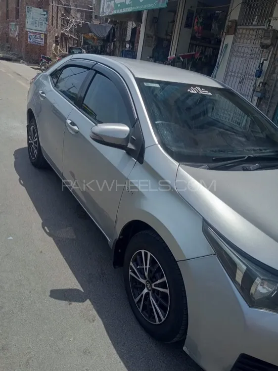 Toyota Corolla 2015 for Sale in Faisalabad Image-1
