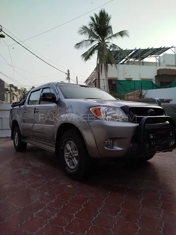 Toyota Hilux 2011 for Sale in Islamabad Image-1