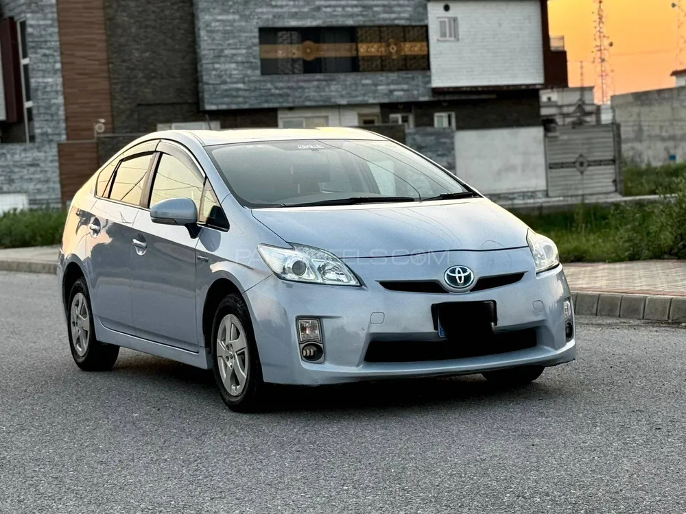 Toyota Prius 2010 for Sale in Mardan Image-1