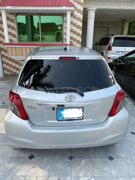 Toyota Vitz 2011 for Sale in Islamabad Image-1