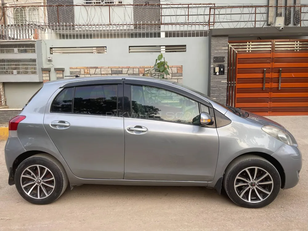 Toyota Vitz 2008 for Sale in Karachi Image-1