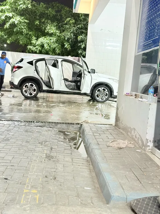 Honda Vezel 2014 for Sale in Lahore Image-1