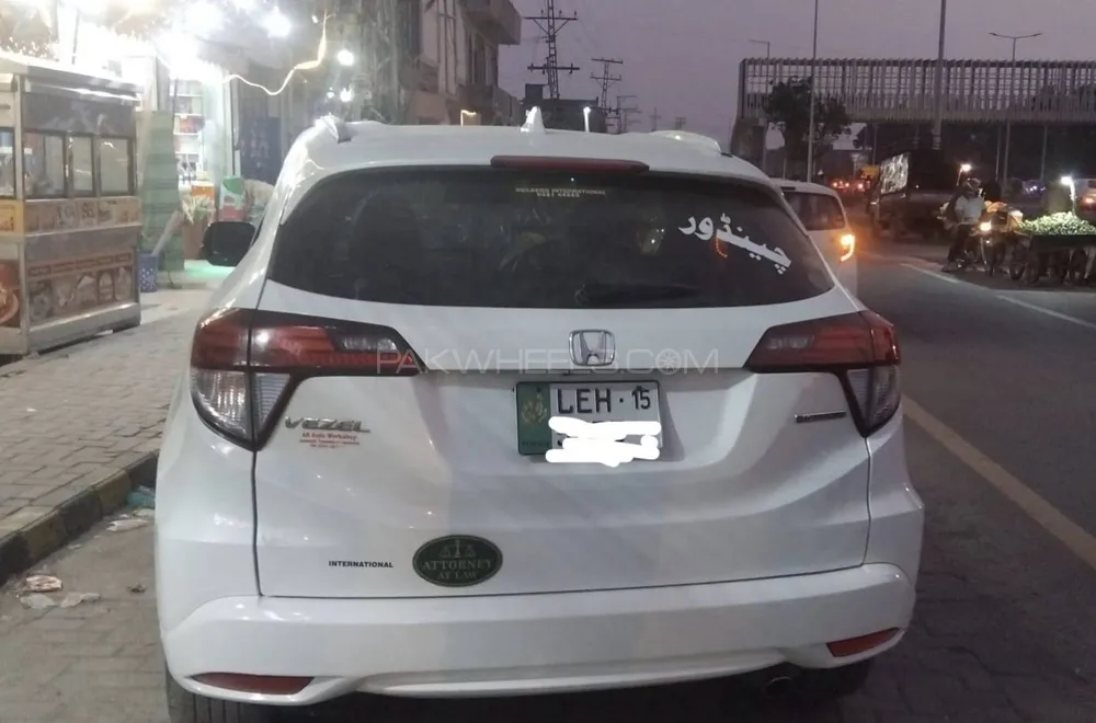 Honda Vezel 2015 for Sale in Lahore Image-1