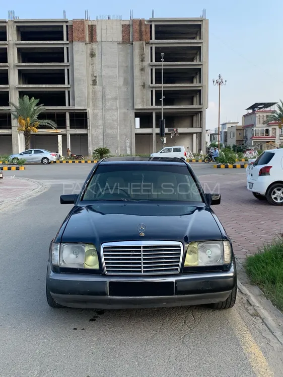 Mercedes Benz E Class 1988 for Sale in Lahore Image-1