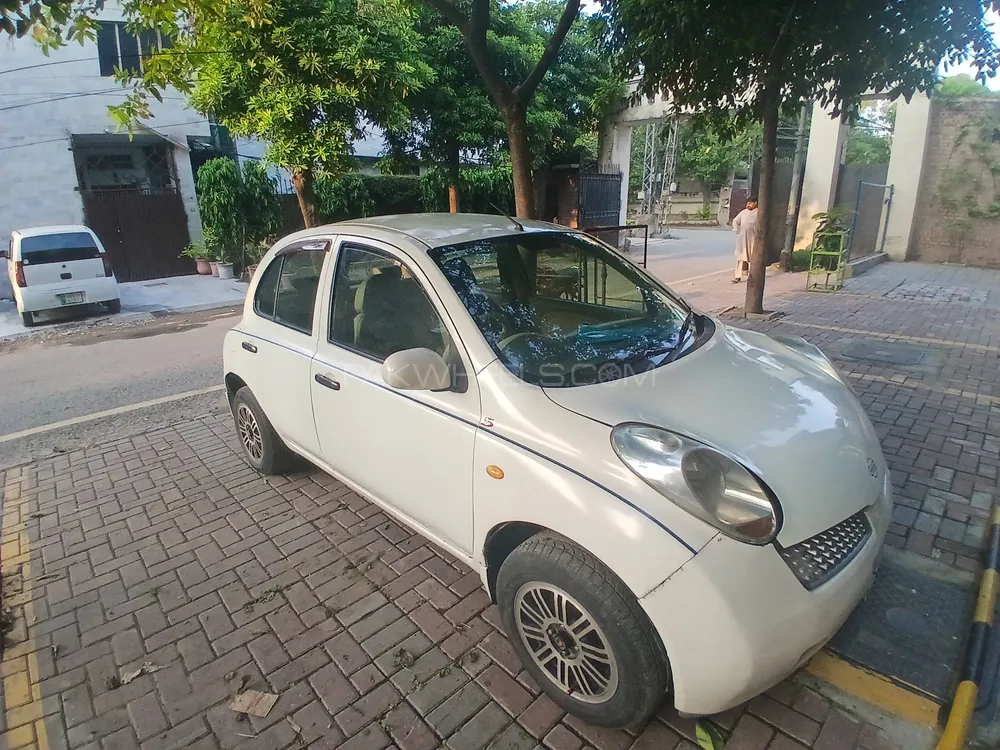 Nissan March 2012 for Sale in Lahore Image-1