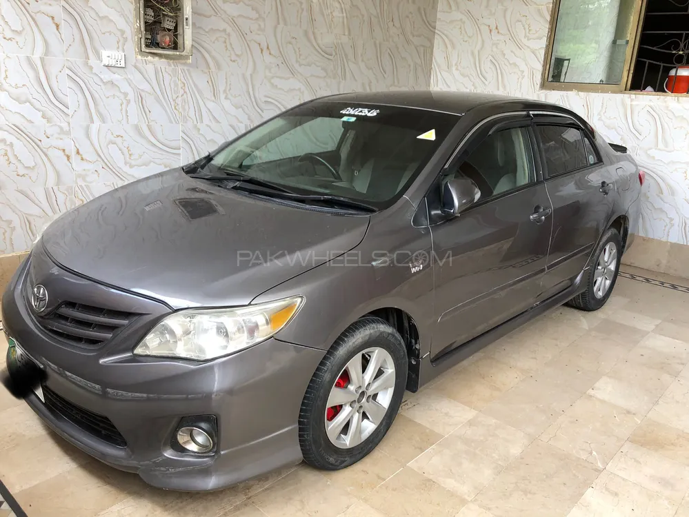 Toyota Corolla 2013 for Sale in Faisalabad Image-1