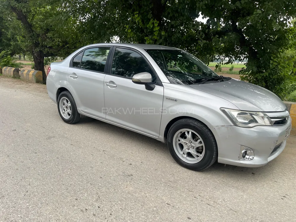 Toyota Corolla Axio 2014 for Sale in Peshawar Image-1