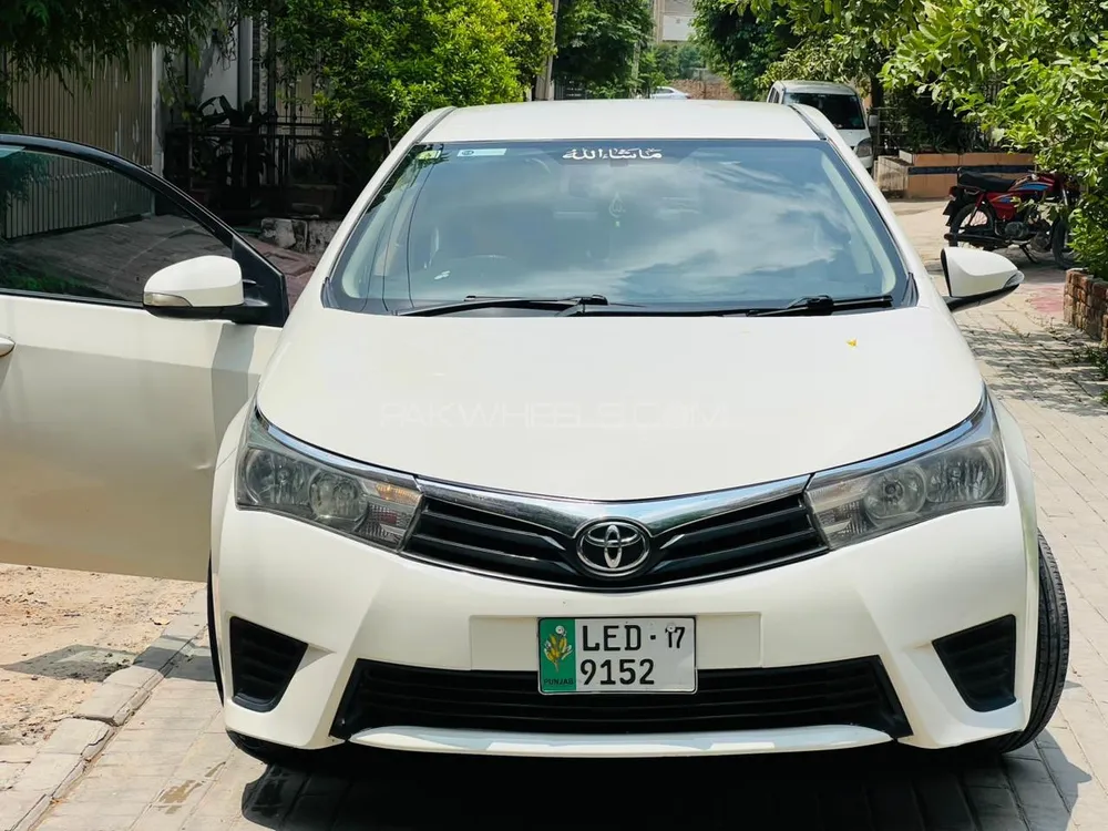 Toyota Corolla 2017 for Sale in Sargodha Image-1
