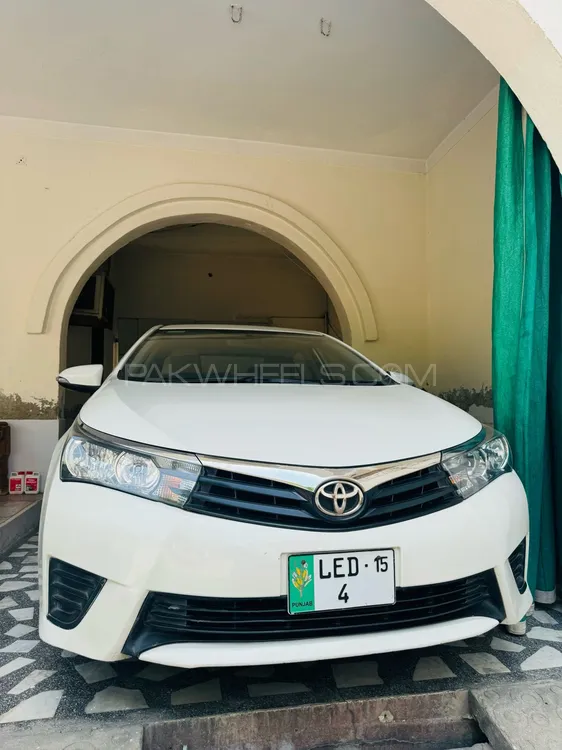 Toyota Corolla 2015 for Sale in Peshawar Image-1