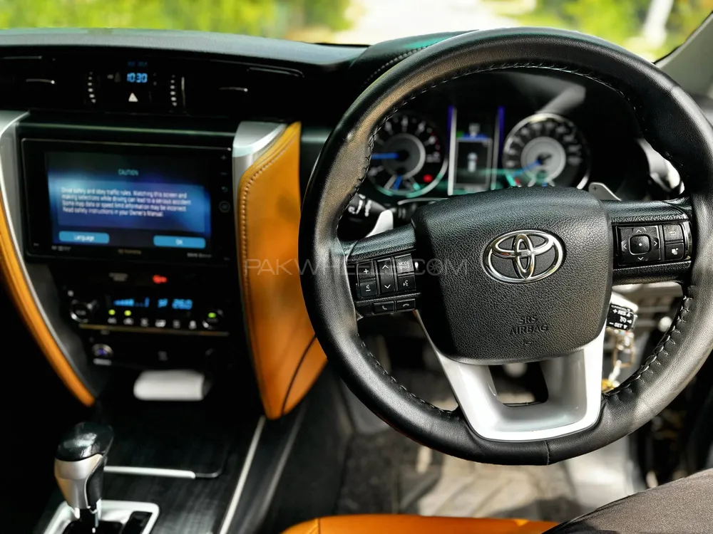 Toyota Fortuner 2018 for Sale in Lahore Image-1