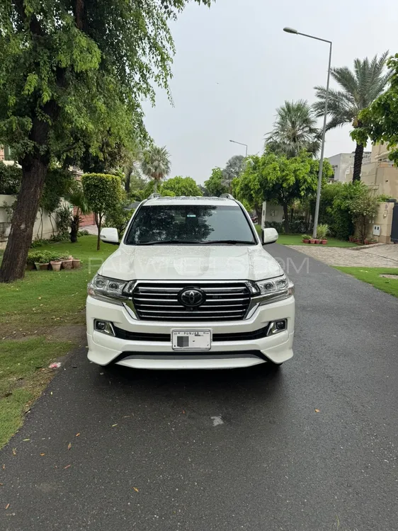 Toyota Land Cruiser 2017 for Sale in Lahore Image-1